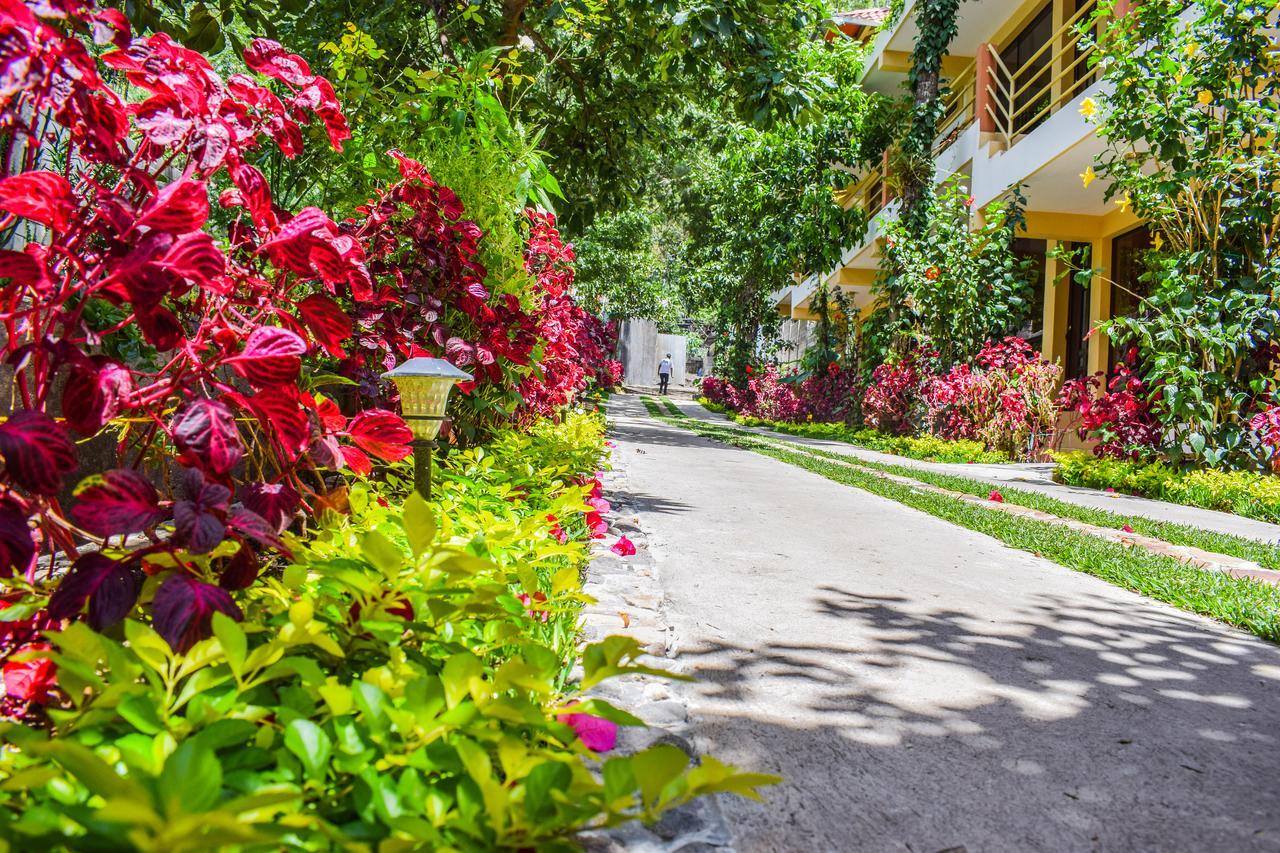 Pescador Hotel Ph Santiago Atitlan Exterior photo